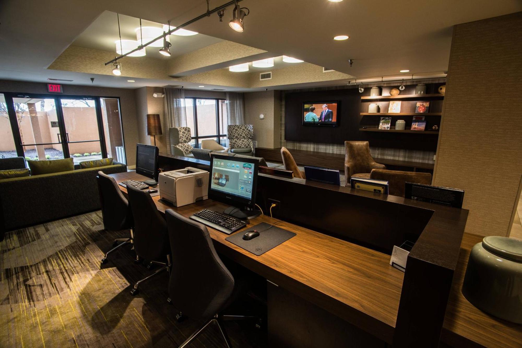 Courtyard By Marriott At Opryland 3*
