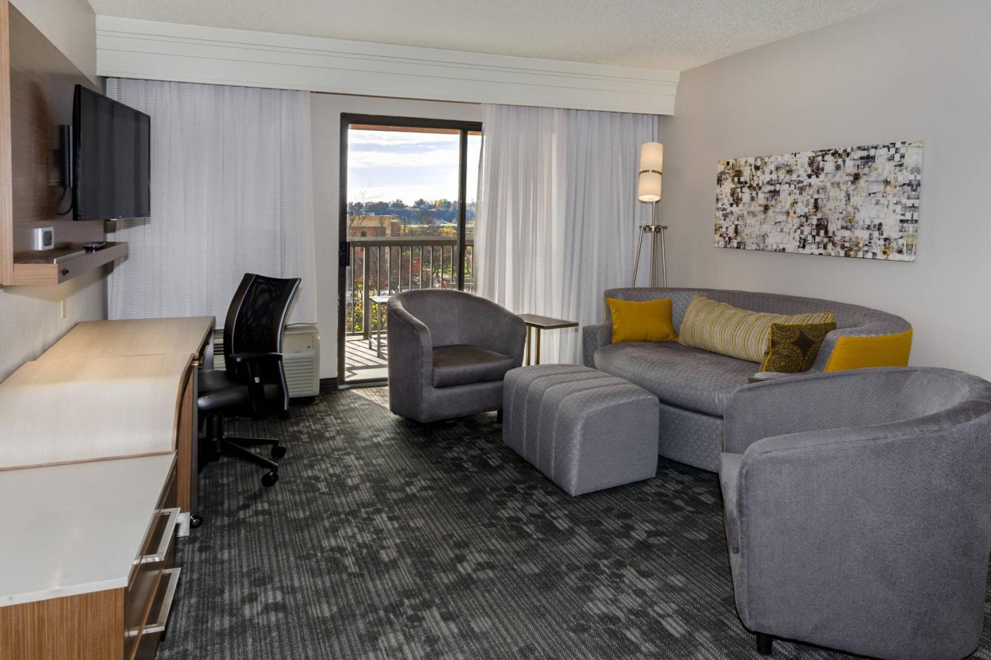 Hotel Courtyard By Marriott At Opryland 3*
